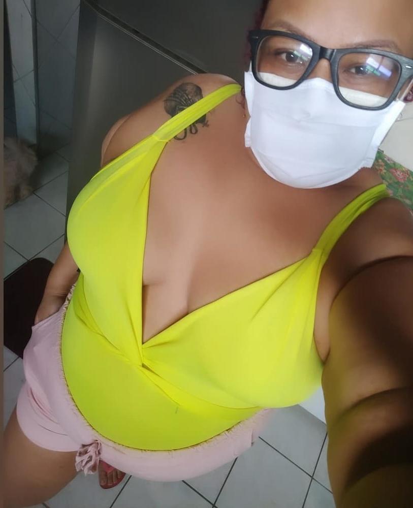 15P Sensual and hot milf