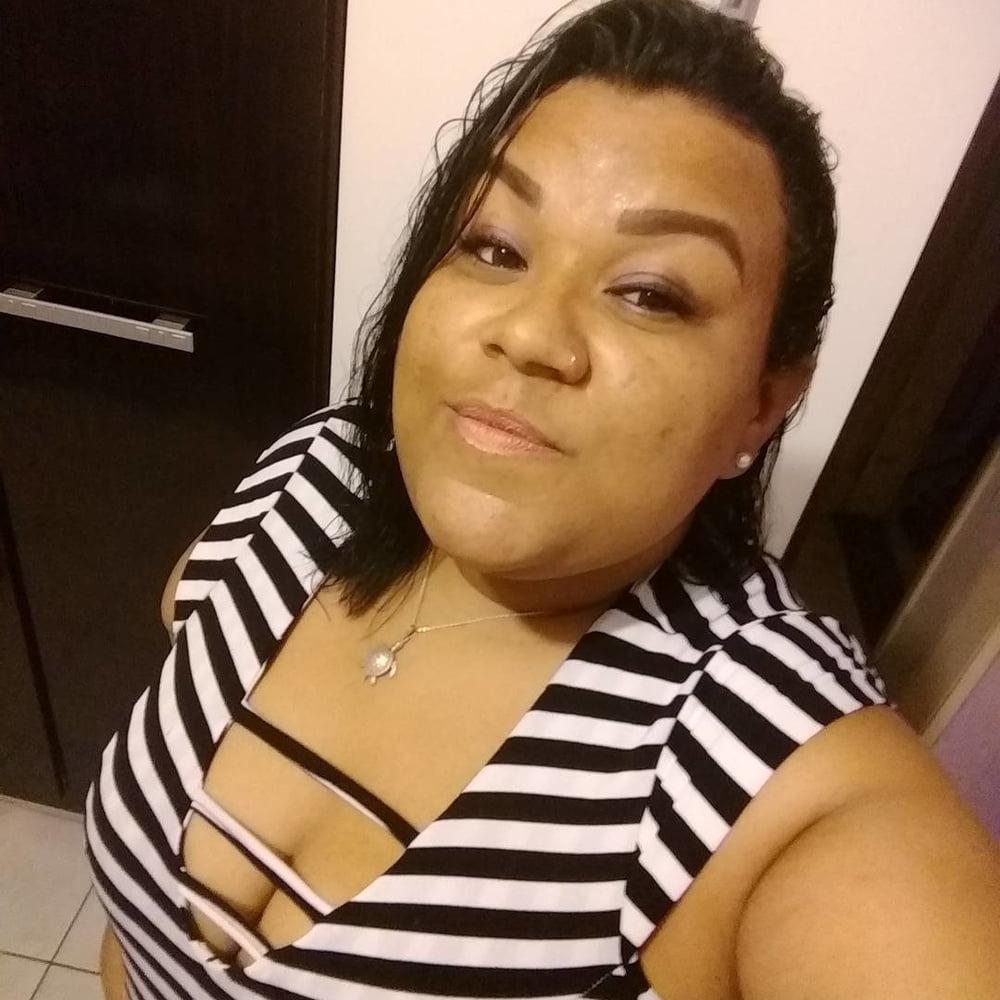 15P Sensual and hot milf