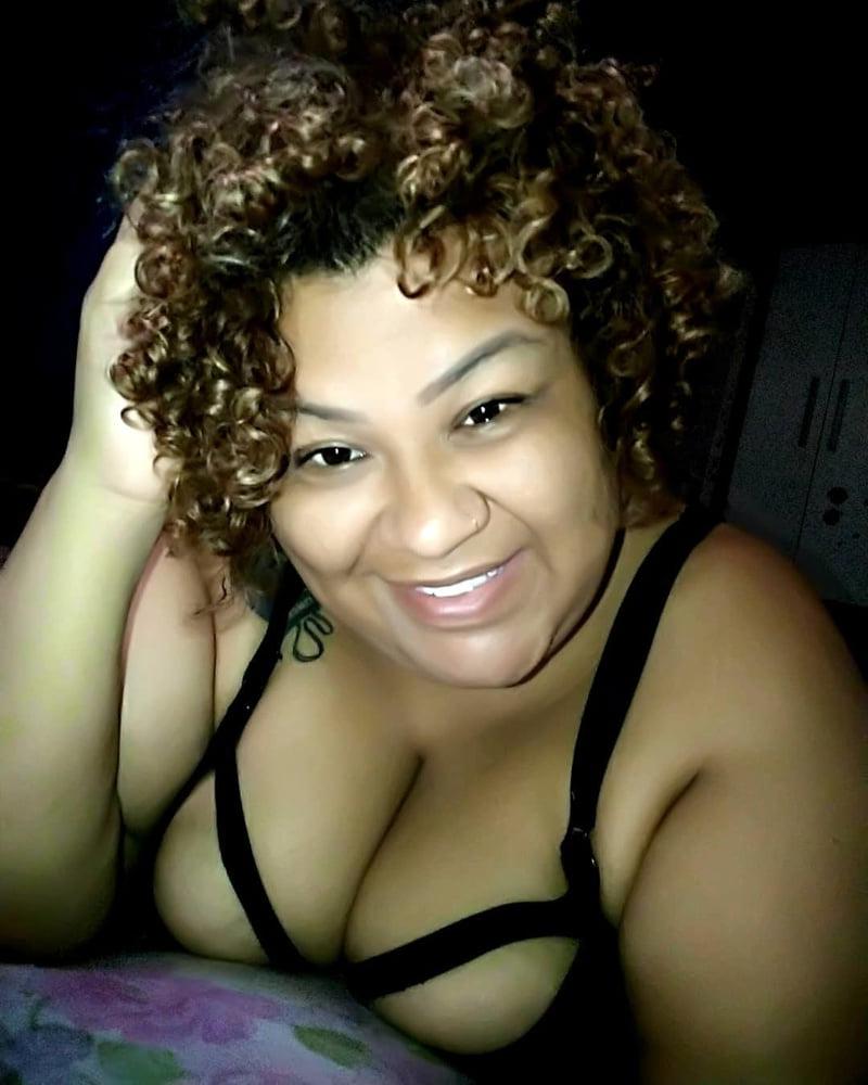 15P Sensual and hot milf