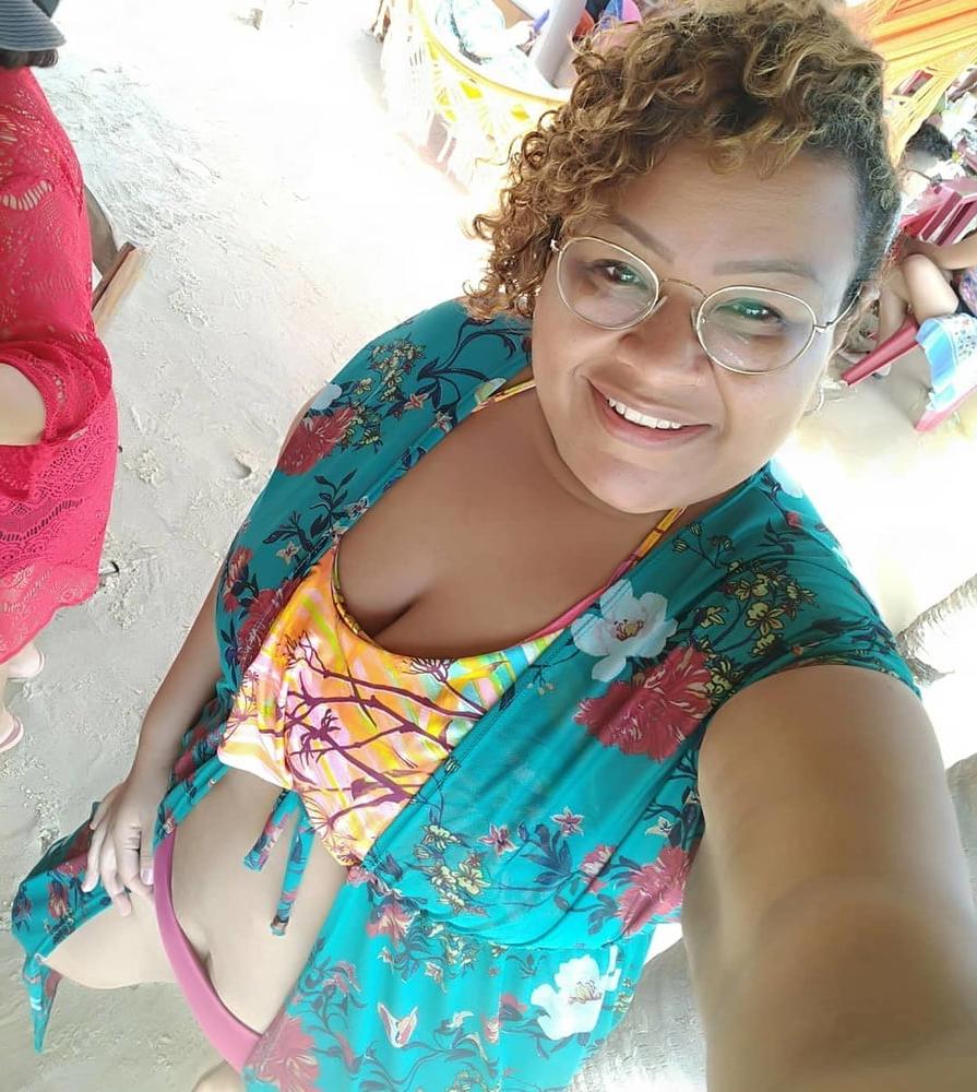 15P Sensual and hot milf