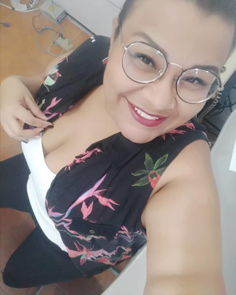 15P Sensual and hot milf