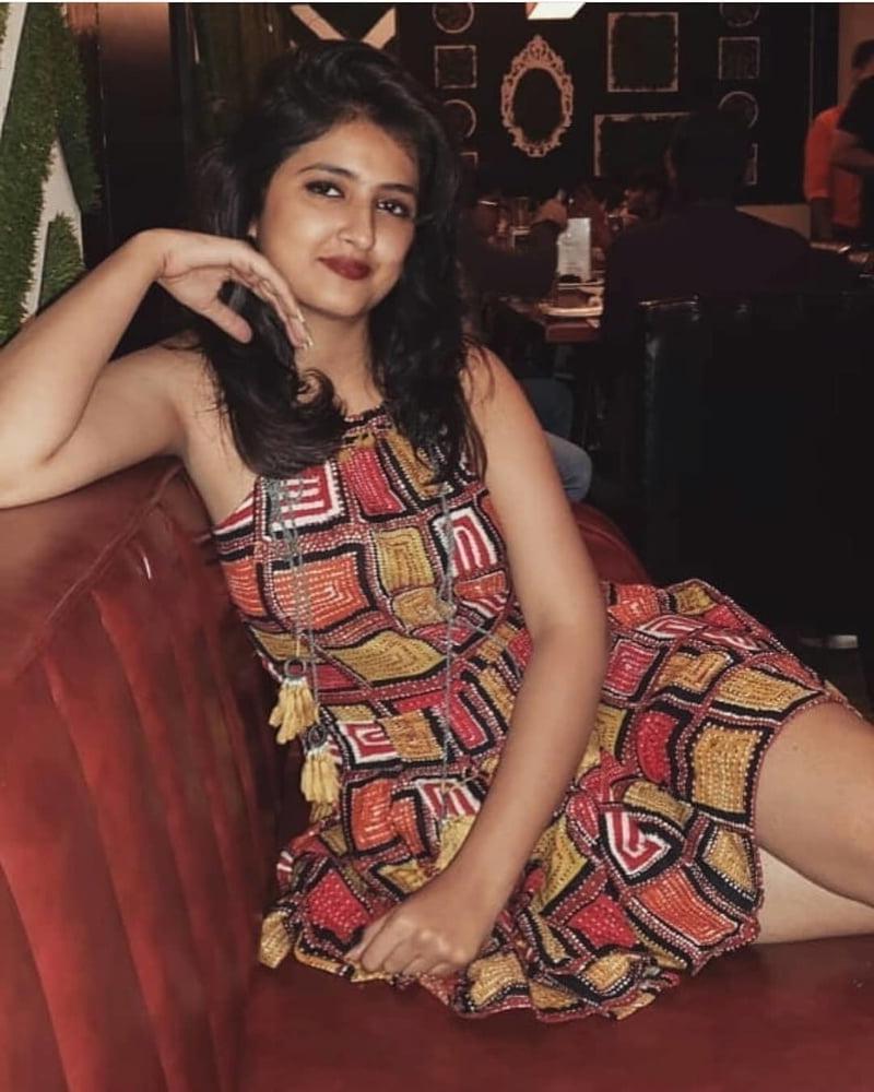 18P Desi Girl Sakshi expose