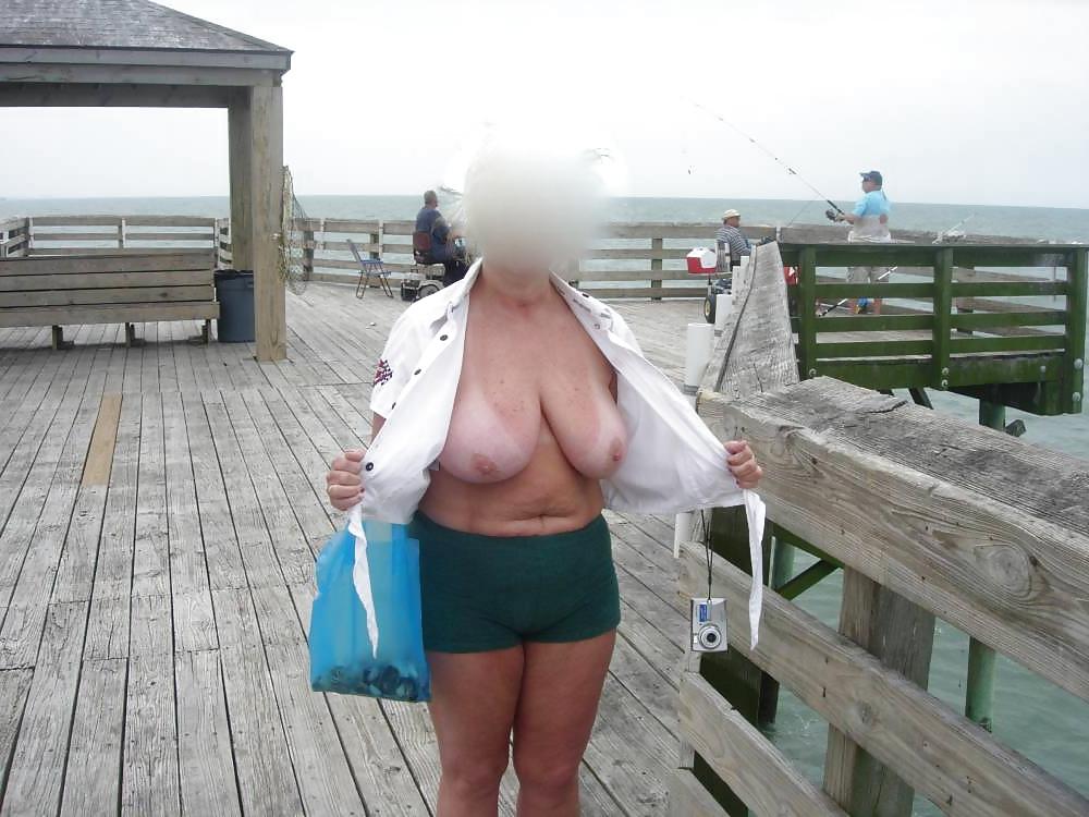 25P Downblouse flash