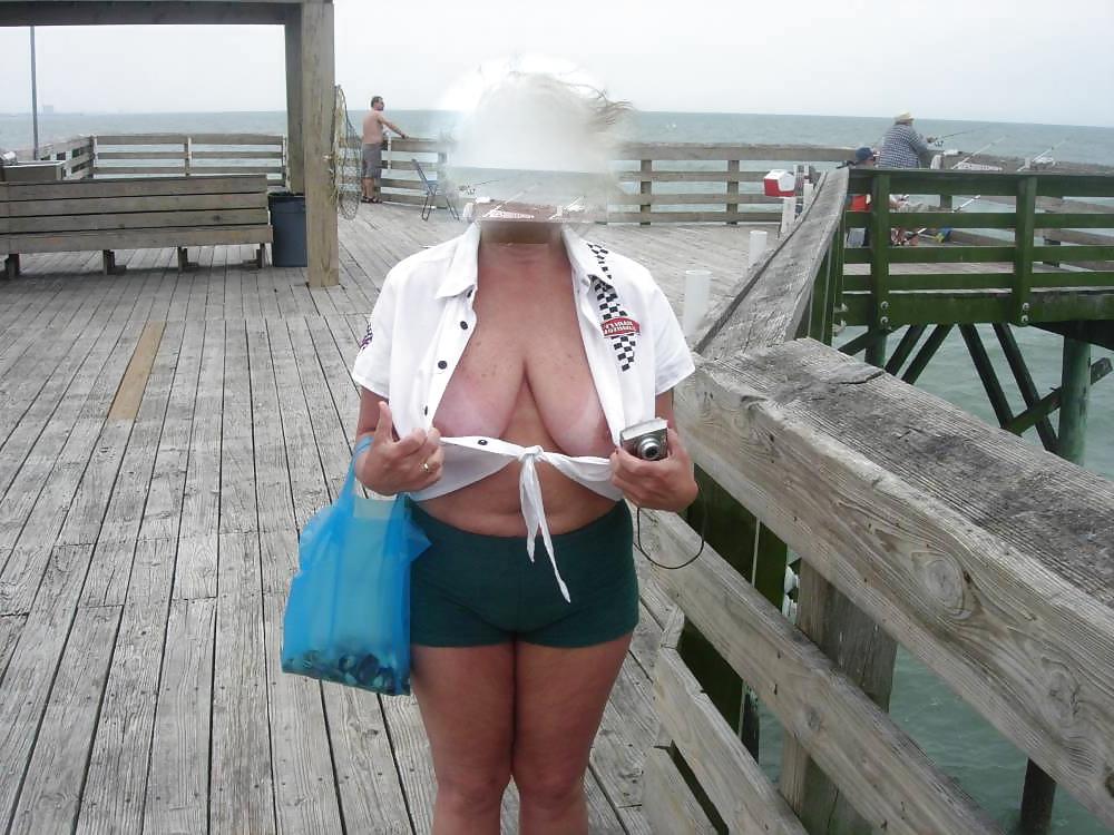 25P Downblouse flash