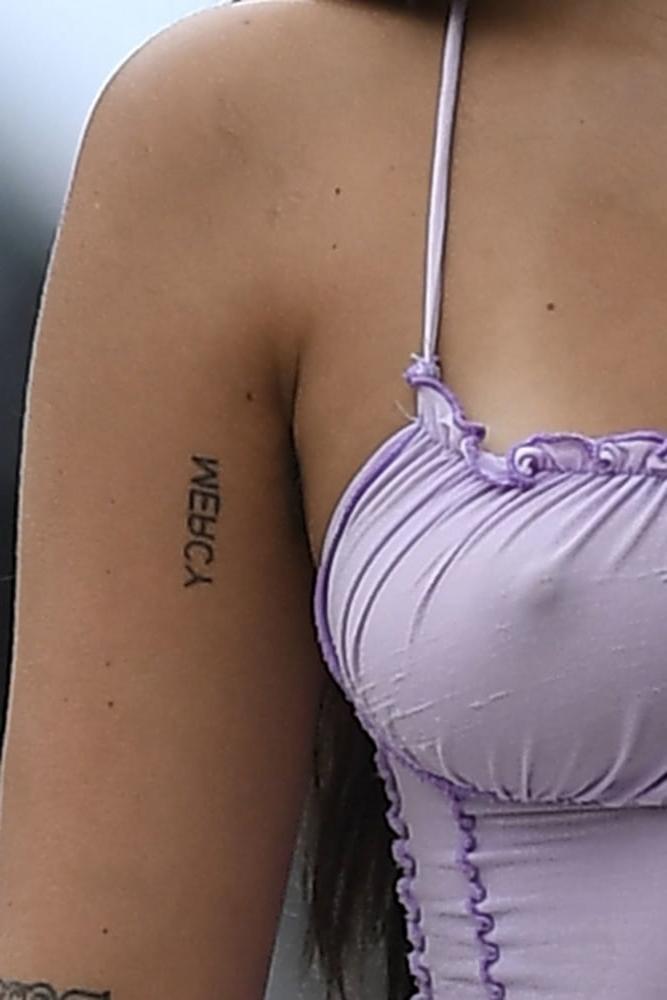 18P Lourdes Leon hard nipples, hairy under arms