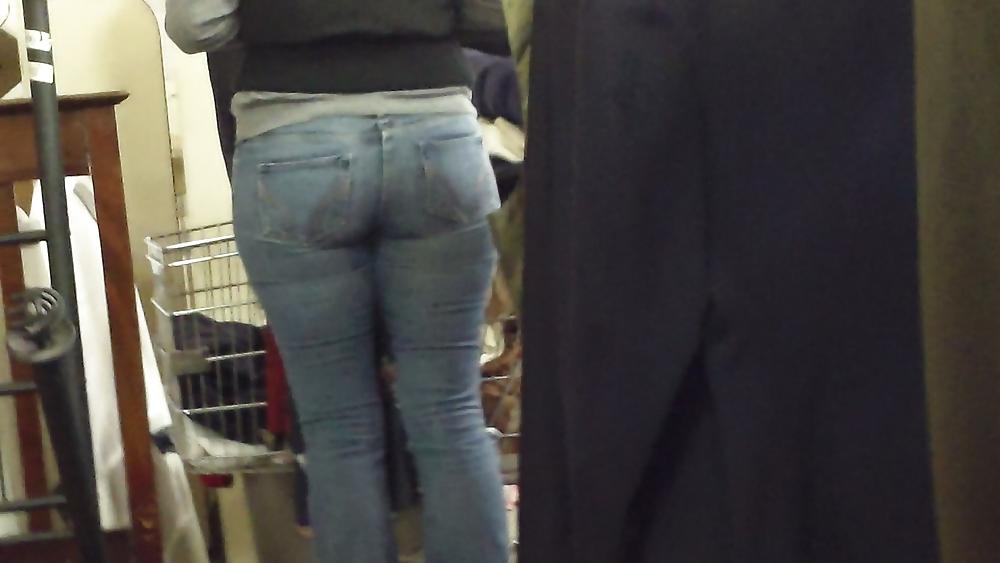 17P Sexy big teen butt & ass in bulging blue jeans