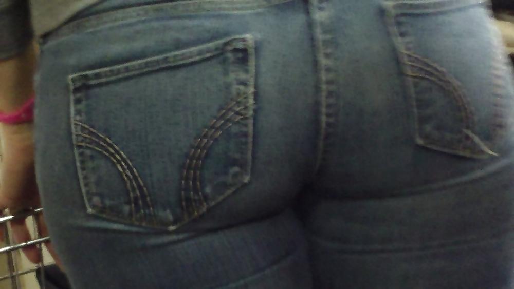 17P Sexy big teen butt & ass in bulging blue jeans