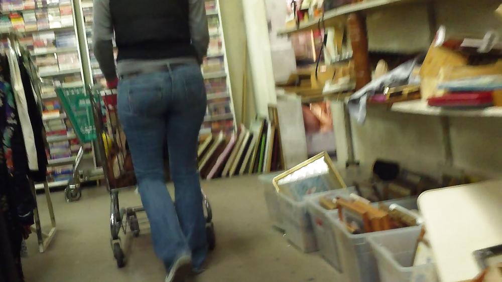 17P Sexy big teen butt & ass in bulging blue jeans