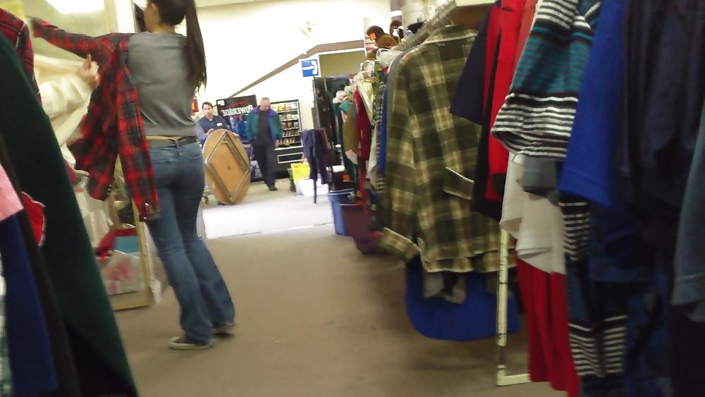 17P Sexy big teen butt & ass in bulging blue jeans