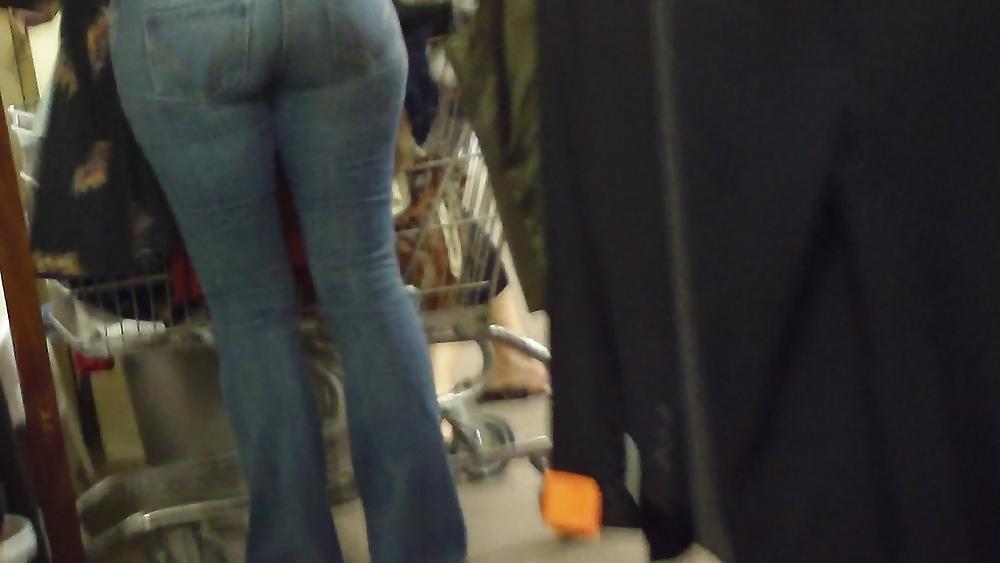 17P Sexy big teen butt & ass in bulging blue jeans