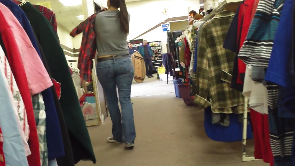 17P Sexy big teen butt & ass in bulging blue jeans