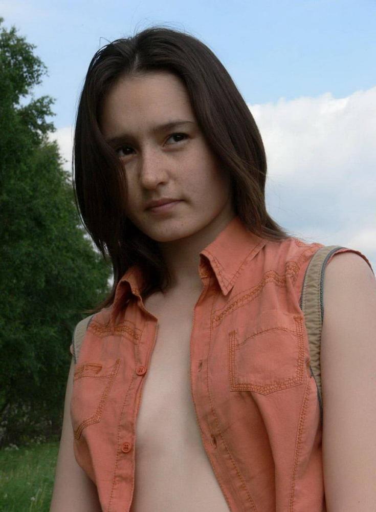 25P mysterious beauty Suze