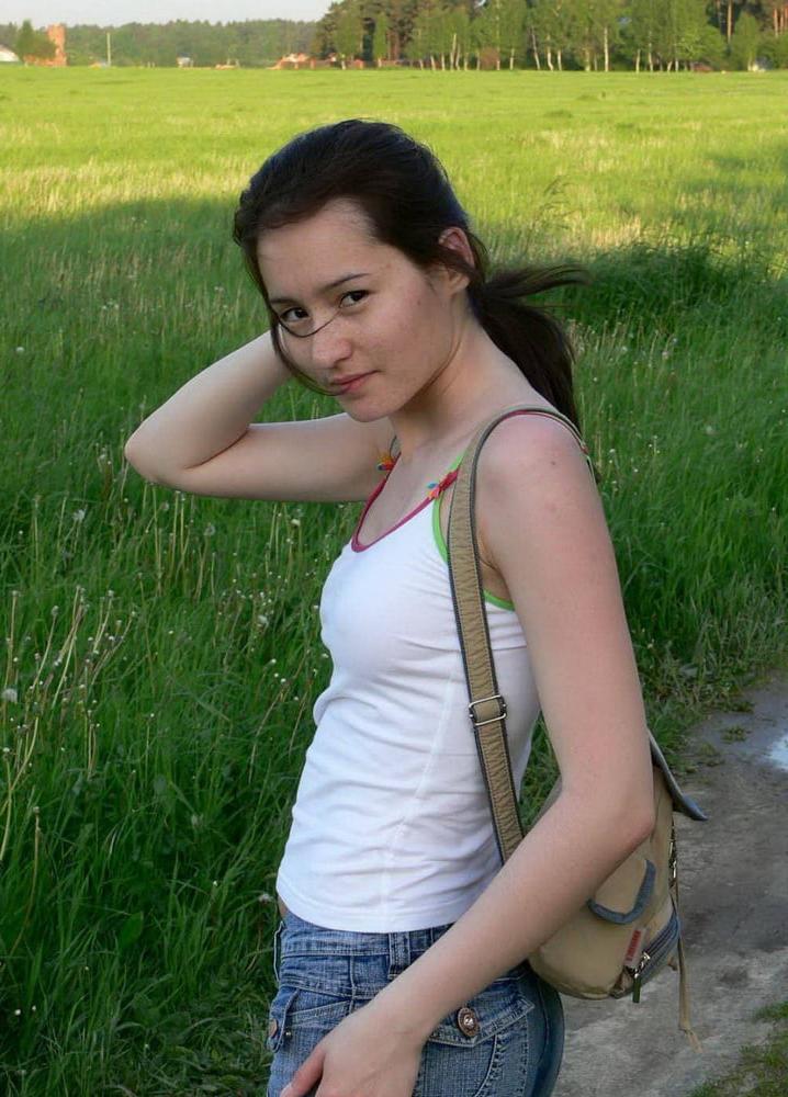 25P mysterious beauty Suze