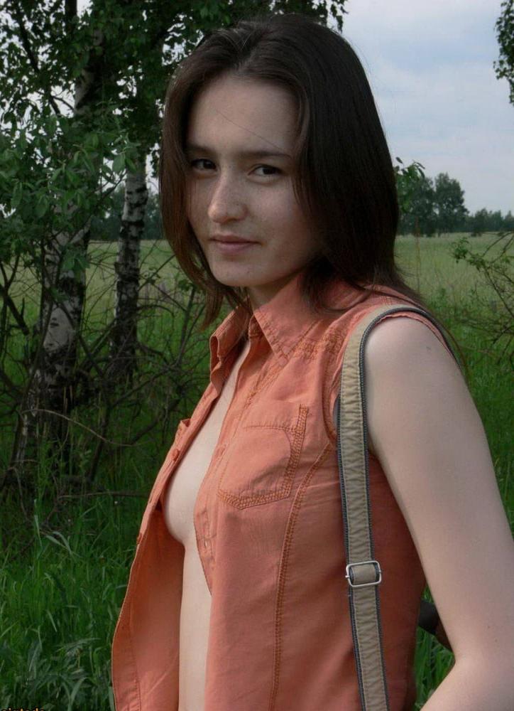 25P mysterious beauty Suze