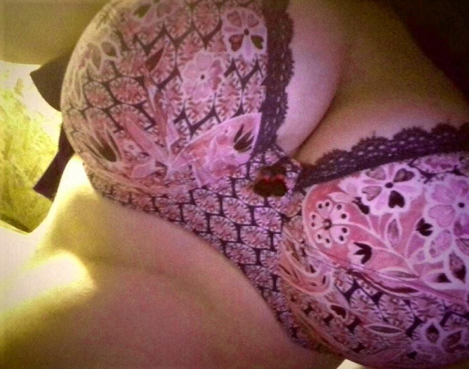 25P Busty amateur french slut wants your comments