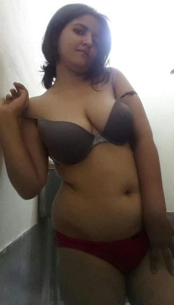 25P Desi Rasia hottest