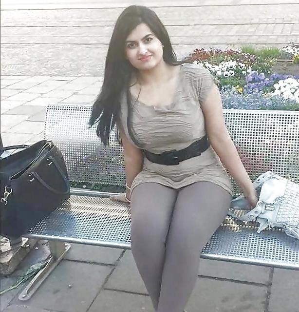 25P Desi Rasia hottest