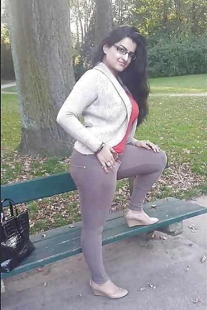 25P Desi Rasia hottest