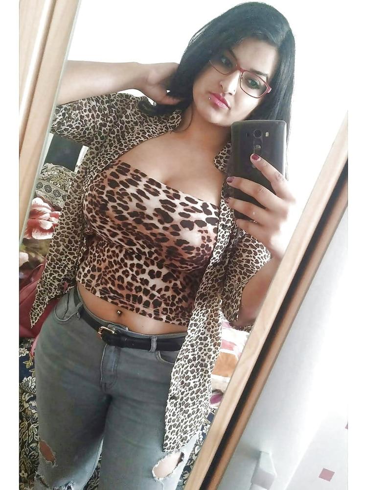 25P Desi Rasia hottest