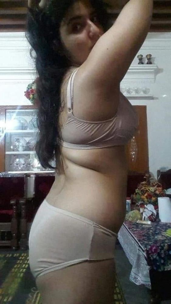 25P Desi muslim horny girl