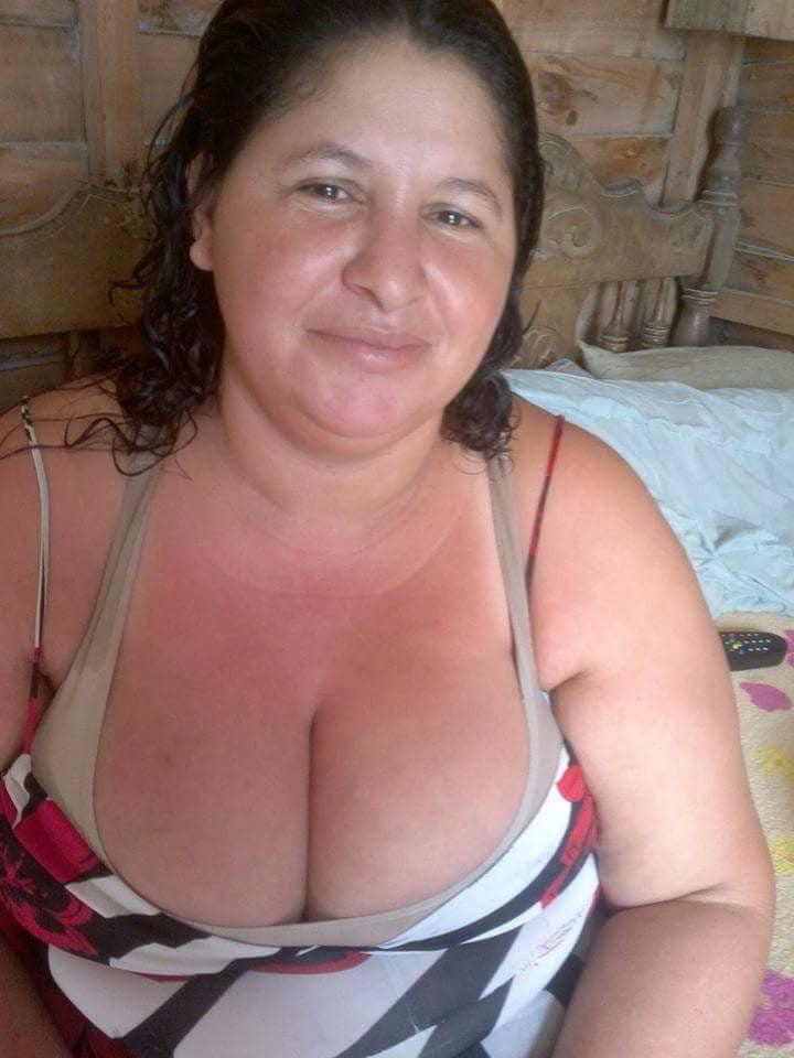 25P BUSTY BBWS FFF