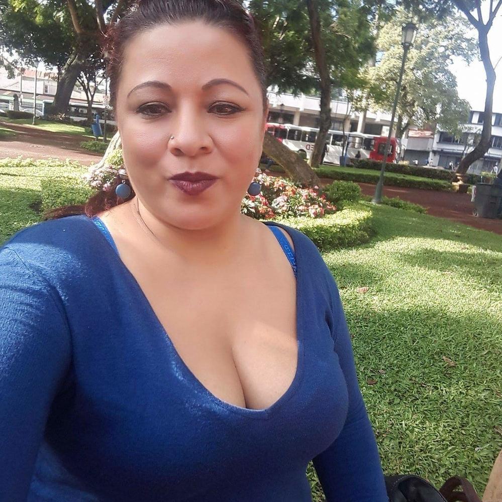 25P BUSTY BBWS FFF