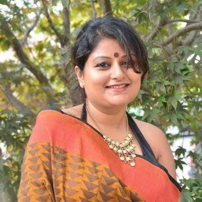 25P Desi Aunty navel show collections