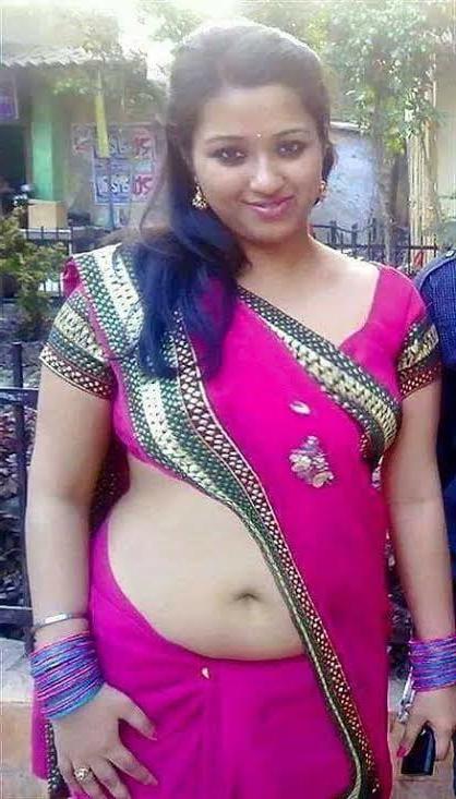 25P Desi Aunty navel show collections