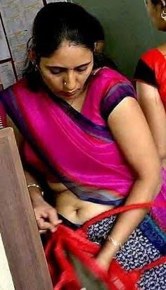 25P Desi Aunty navel show collections