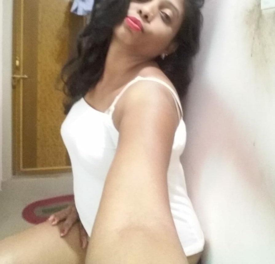 25P Desi Horny Kamal Bhabhi