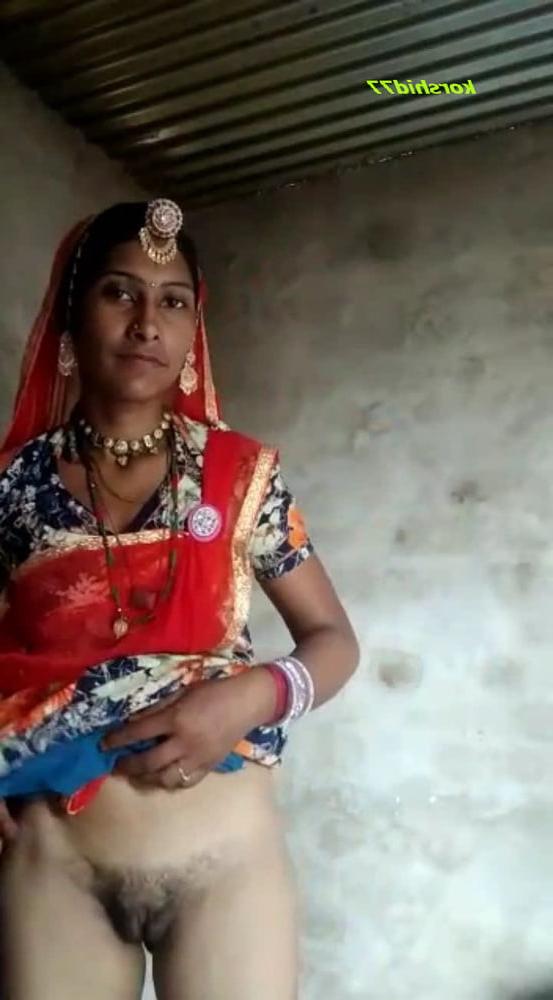 25P Desi Village MILF Mature 2