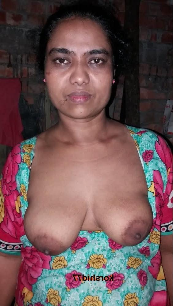 25P Desi Village MILF Mature 2