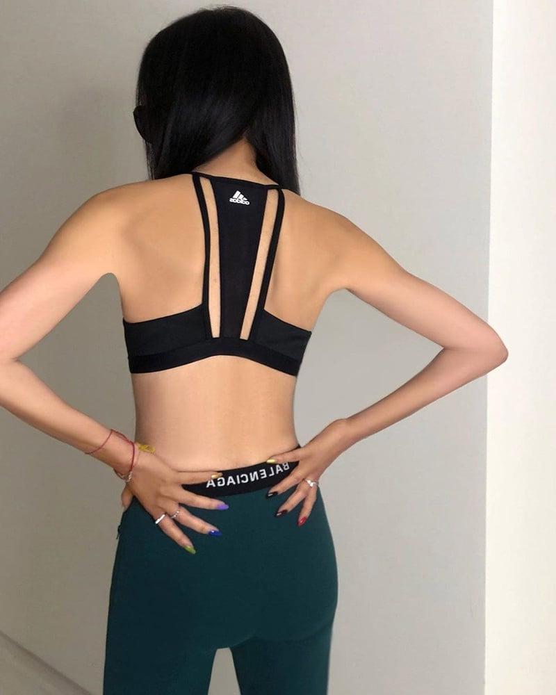 25P Vera Wang - Yes or No?  If Yes, Condom or Bareback?