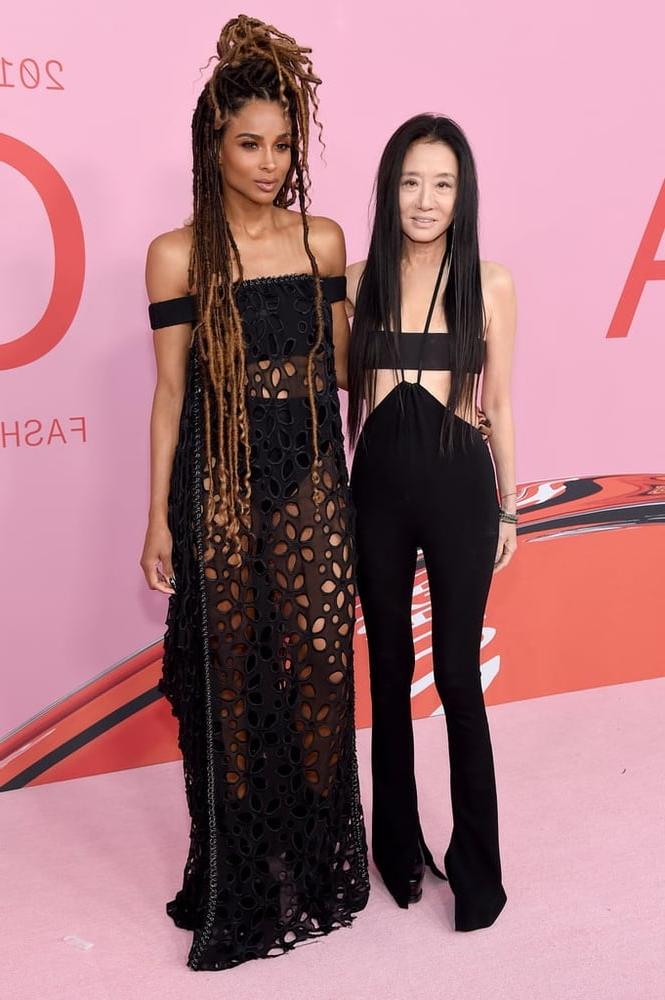 25P Vera Wang - Yes or No?  If Yes, Condom or Bareback?