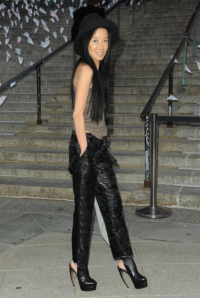 25P Vera Wang - Yes or No?  If Yes, Condom or Bareback?