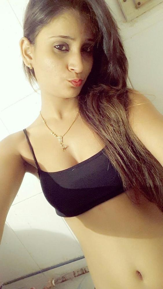 10P SUPERHOT SLIM DESI BABE