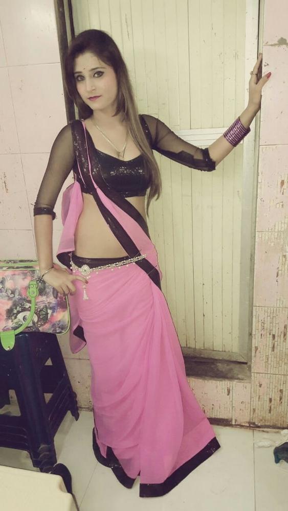 10P SUPERHOT SLIM DESI BABE