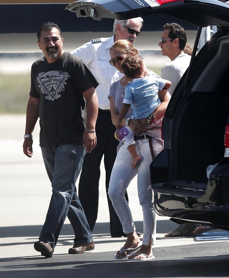 25P Jennifer Lopez Foot Pics