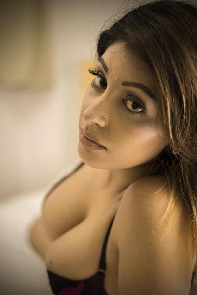 10P HOT DESI MODEL
