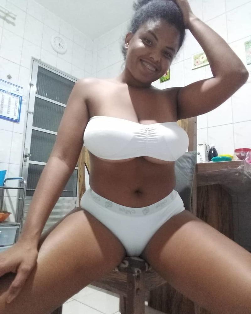 10P Busty Amateur 45