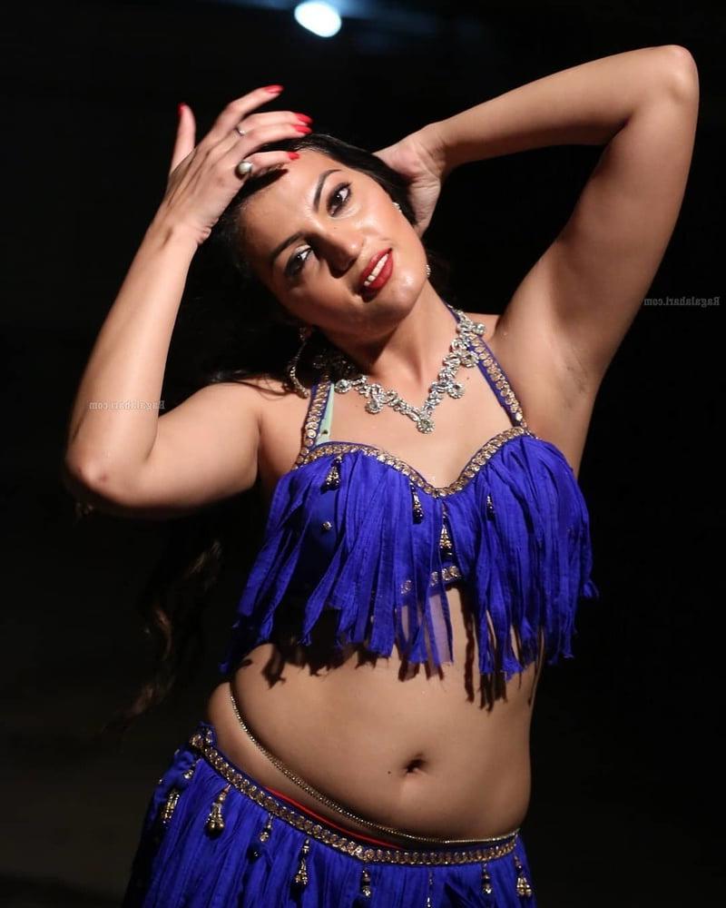 25P Armpits I Want to Lick 18