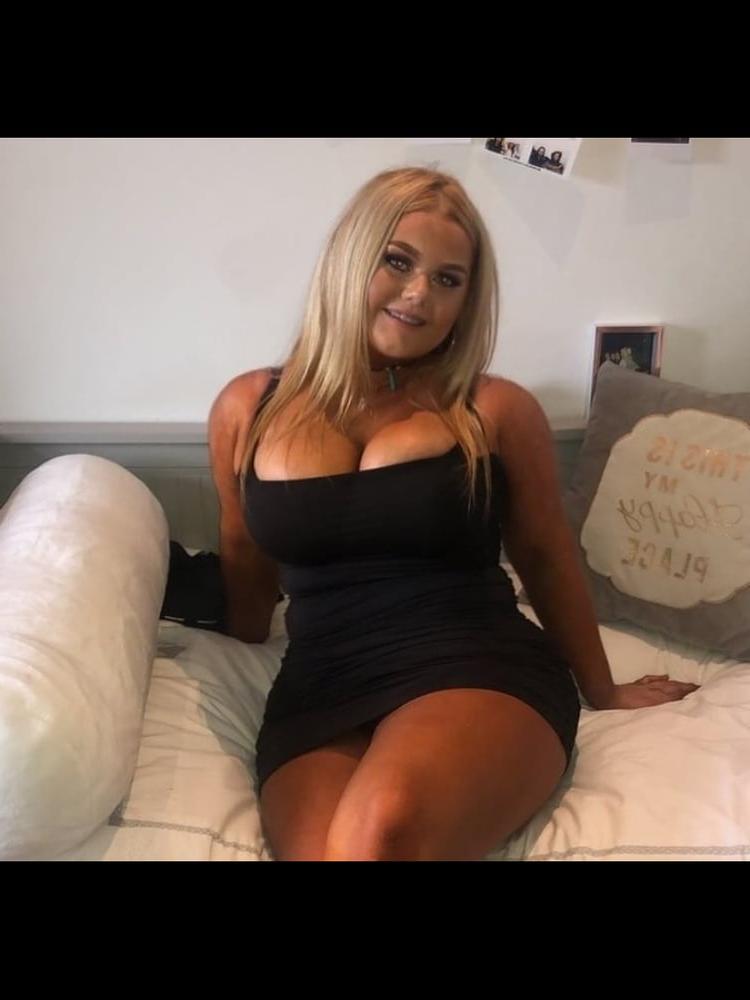 6P Chubby n Busty 17