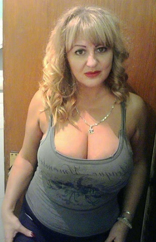25P Gorgeous and Busty Mature Ladies 21