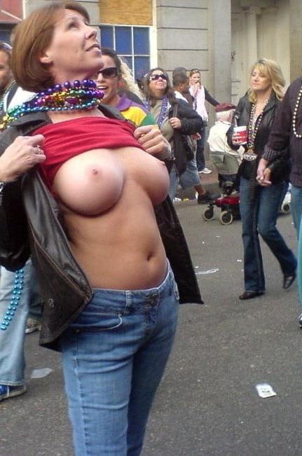 25P Gorgeous and Busty Mature Ladies 23