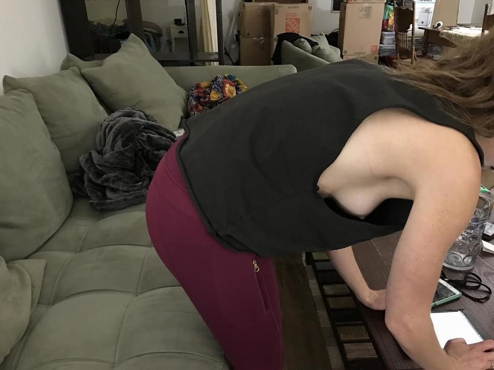 25P Downblouse &amp; Nipple Peeks 257