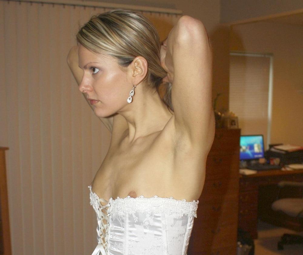 25P Downblouse &amp; Nipple Peeks 257