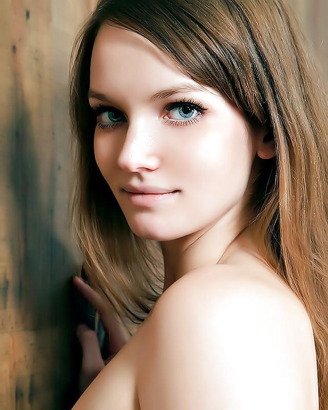 13P Erotic blue eyed girl solo tease.