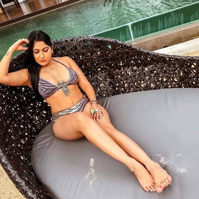 25P Sexy Indian Foot Goddess 152