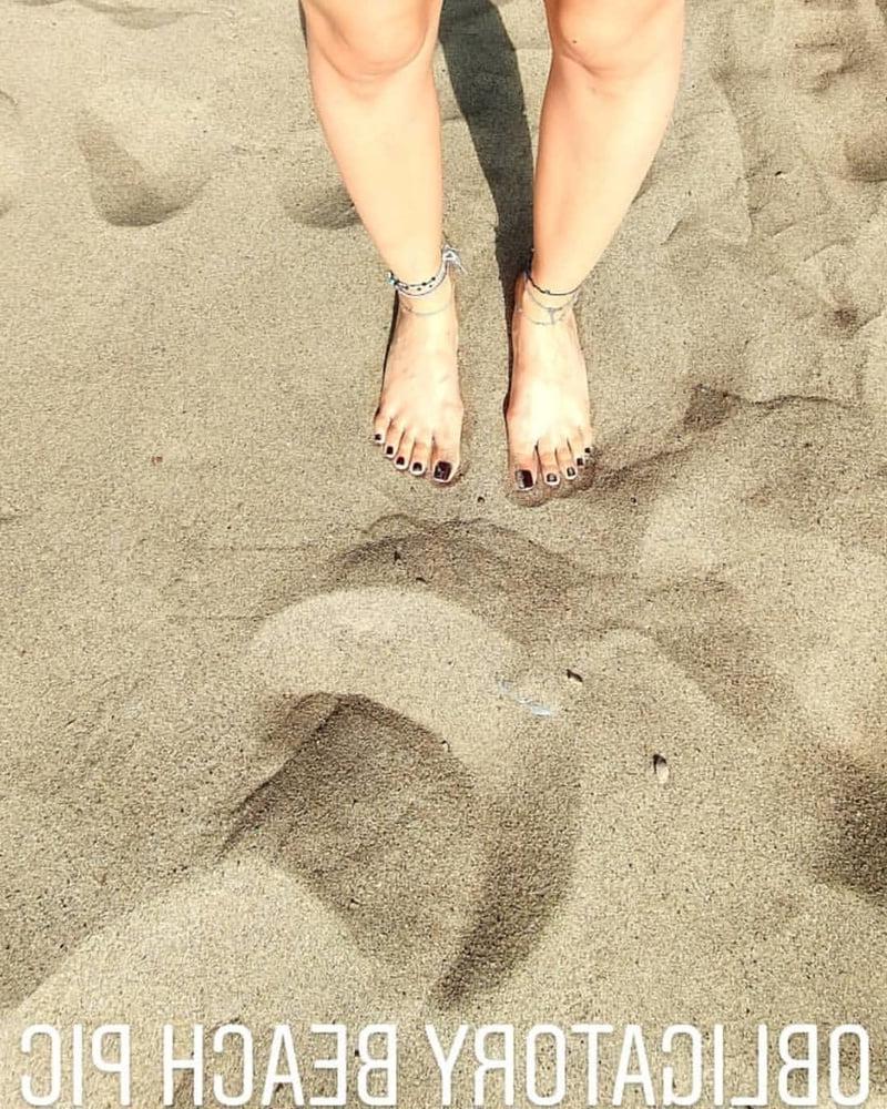 25P Sexy Indian Foot Goddess 152