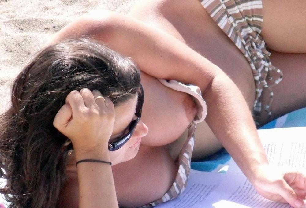 25P Downblouse &amp; Nipple Peeks 256